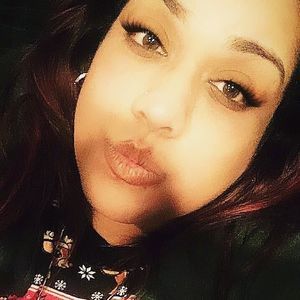 Meet your Posher, Lea